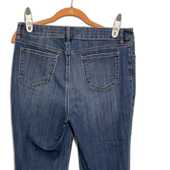 Chico's So Slimming Girlfriend Crop Jeans Dark Wash Size 10 - Picture 5 of 9